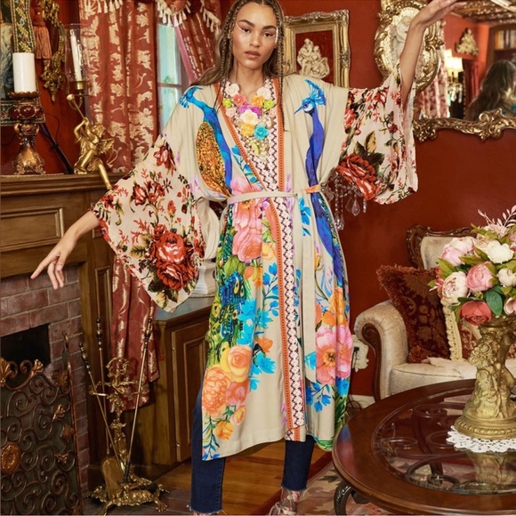 The Fantasy Kimono, Aratta, NWT, OS
Aratta
Size: OS
$210 $303 - Picture 12 of 12